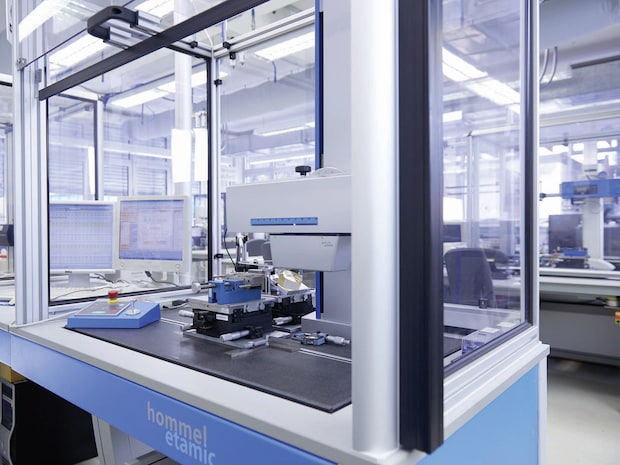 DIN EN ISO/IEC 17025 accredited calibration laboratory DIN EN ISO/IEC 17025 accredited calibration laboratory