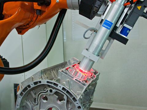 Visionline B100 - Cylinder bore inspection with flexible robot solution